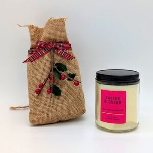 Bath &Body Works White Barn Cactus Blossom Scented Candle W/Christmas Burlap Bag
